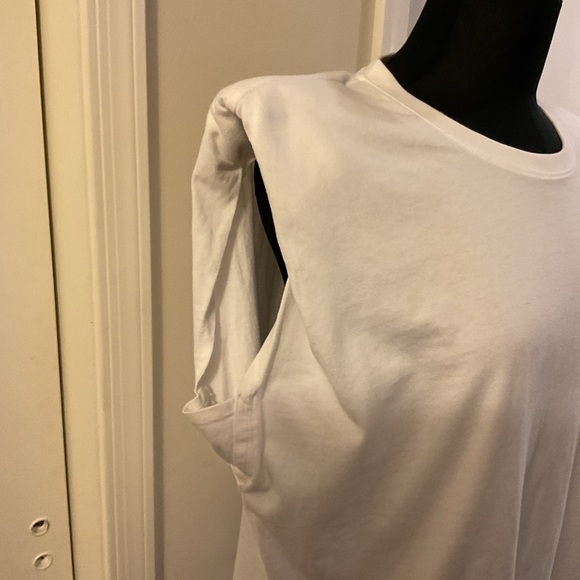 💜 Future Collective Kahlana Barfield Brown Sleeveless Cut-Out Back Knit T-Shirt - Picture 7 of 10